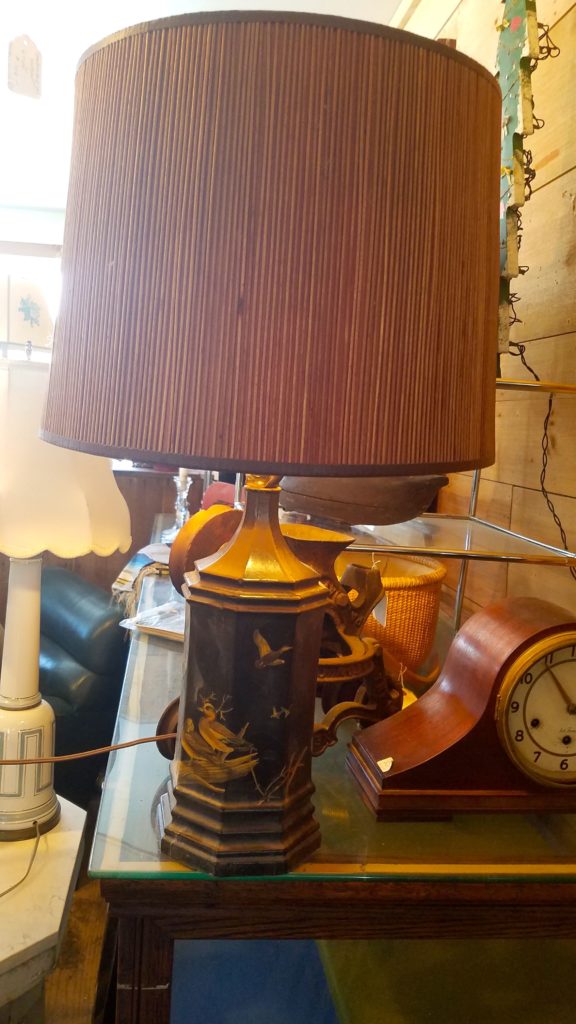 Oriental Motif Table Lamp